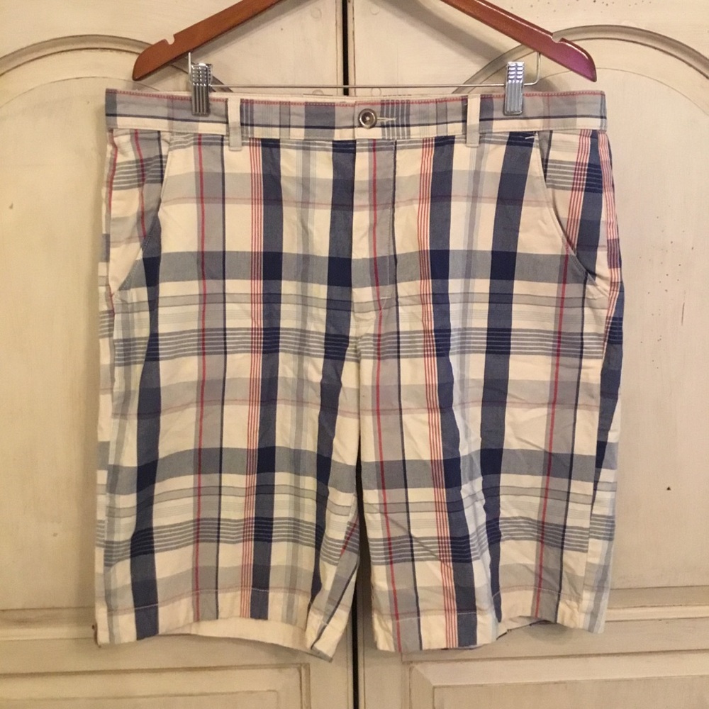 Roundtree and Yorke Casuals Men’s Straight Fit Plaid Shorts Size 38